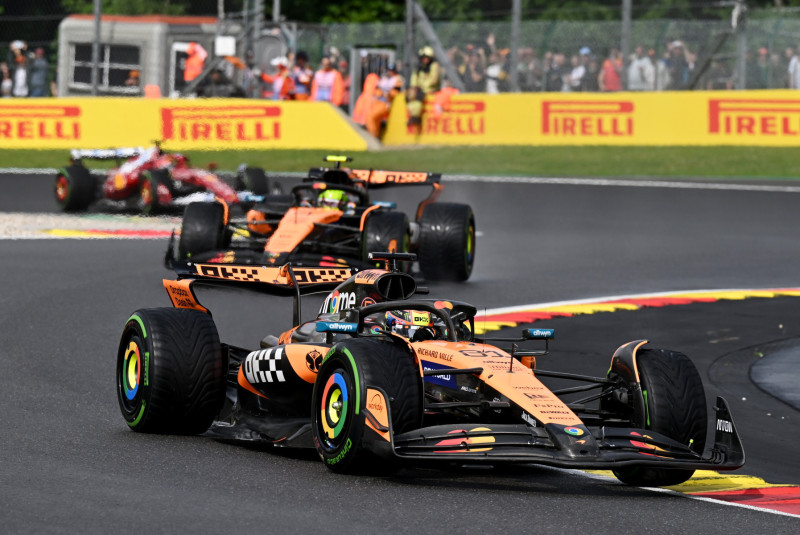 画像: 昨年のベルギーGPでは、オスカー・ピアストリが優勝、2位にはランド・ノリスが続き、マクラーレンが1-2フィニッシュ。マクラーレンはシーズン10勝目、通算55回目の1-2フィニッシュとなった。