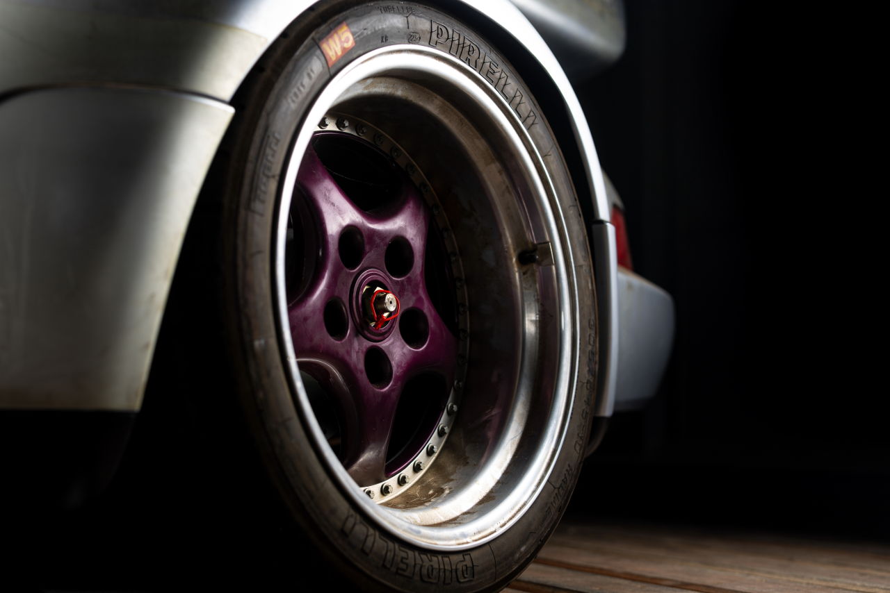 画像 : 9番目の画像 - 【画像11枚】世界にたった2台のポルシェ「911カレラRSR3.8 ストリートバージョン」1995年モデル - Webモーターマガジン