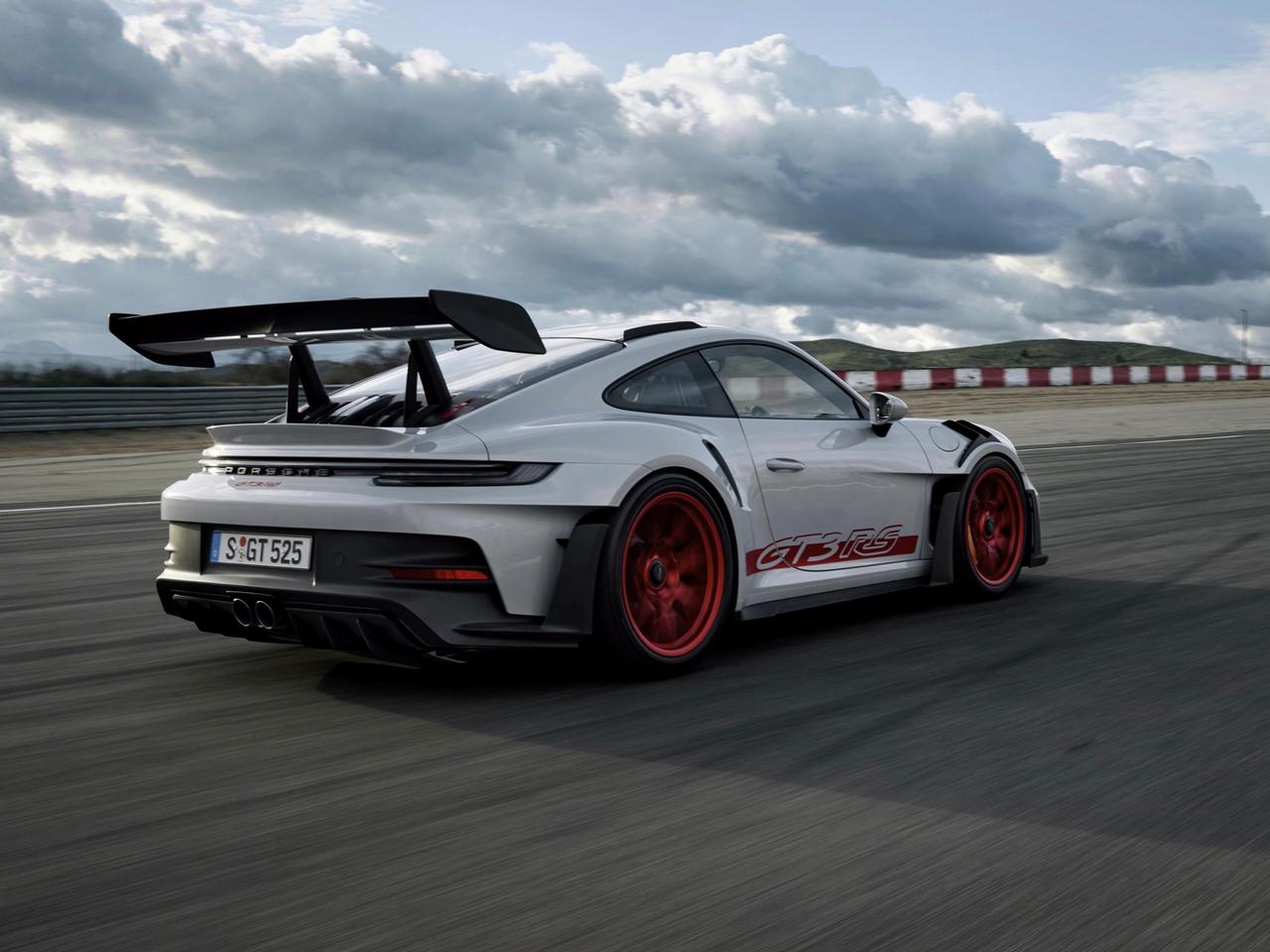 画像: あまりにも大胆不敵な新型ポルシェ911 GT3 RSがデビュー。本当にこれで公道を走っていーんですか? - Webモーターマガジン