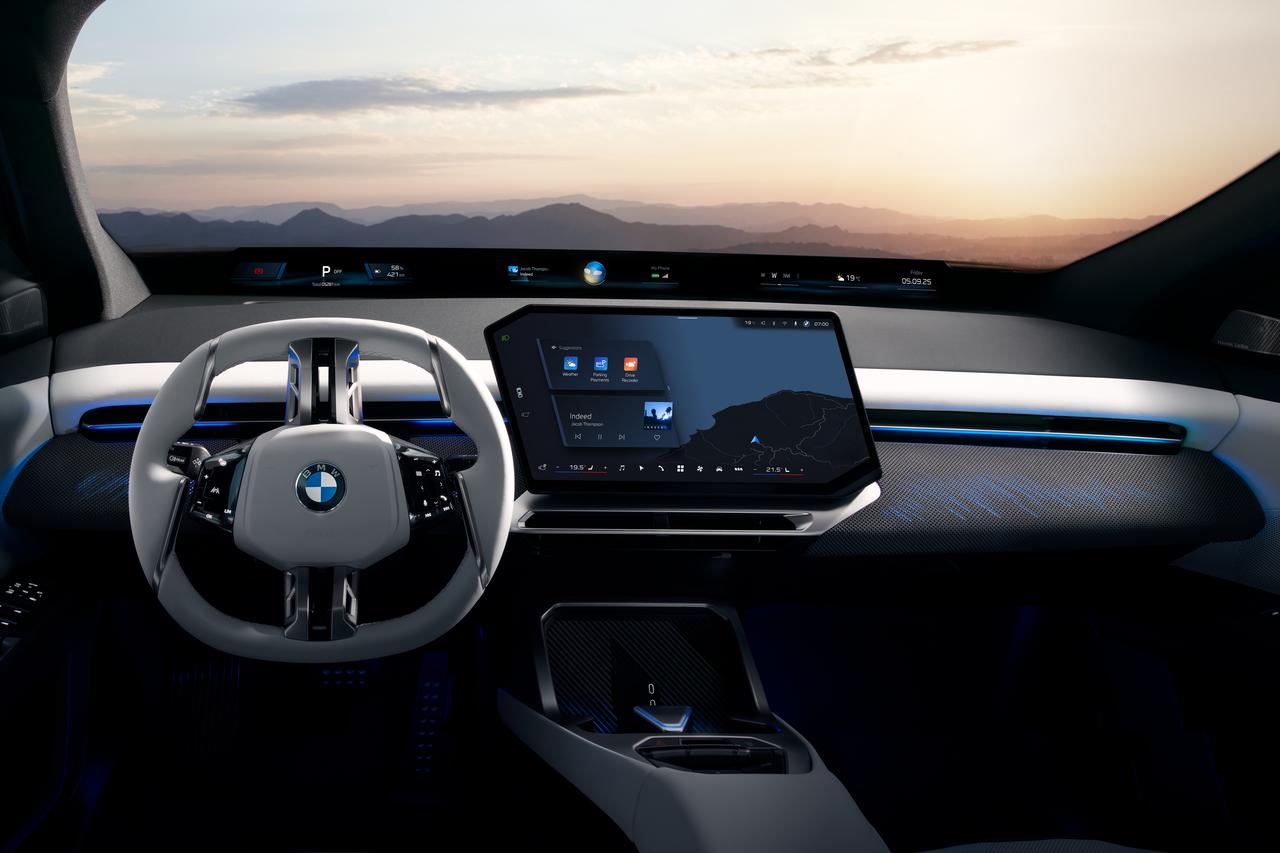 画像: 新世代の操作系「BMWパノラミックiDrive」が新しいドライビング体験をもたらしてくれる(写真は本国仕様)。