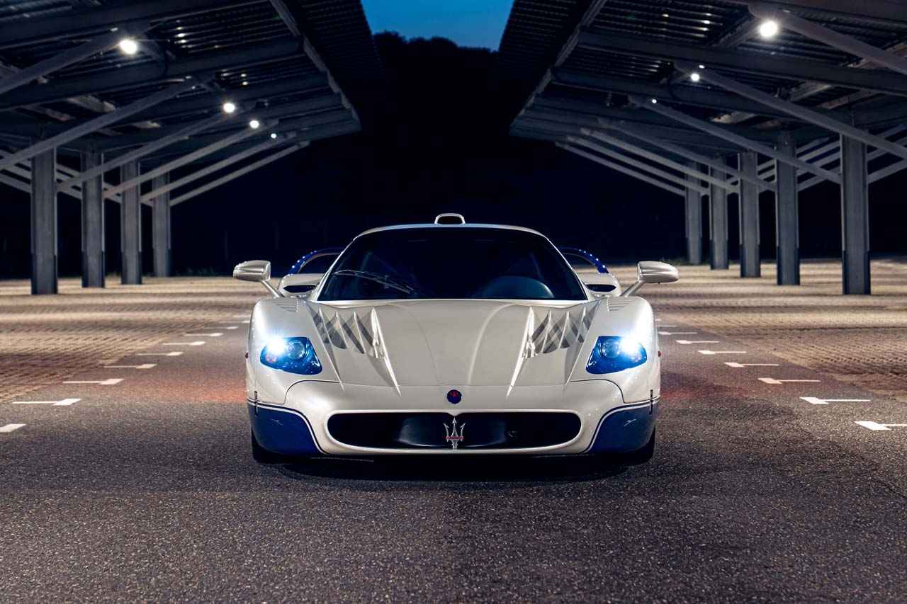画像 : 7番目の画像 - 【画像11枚】マセラティ「MC12」の相場は“お買い得”な1億円 - Webモーターマガジン