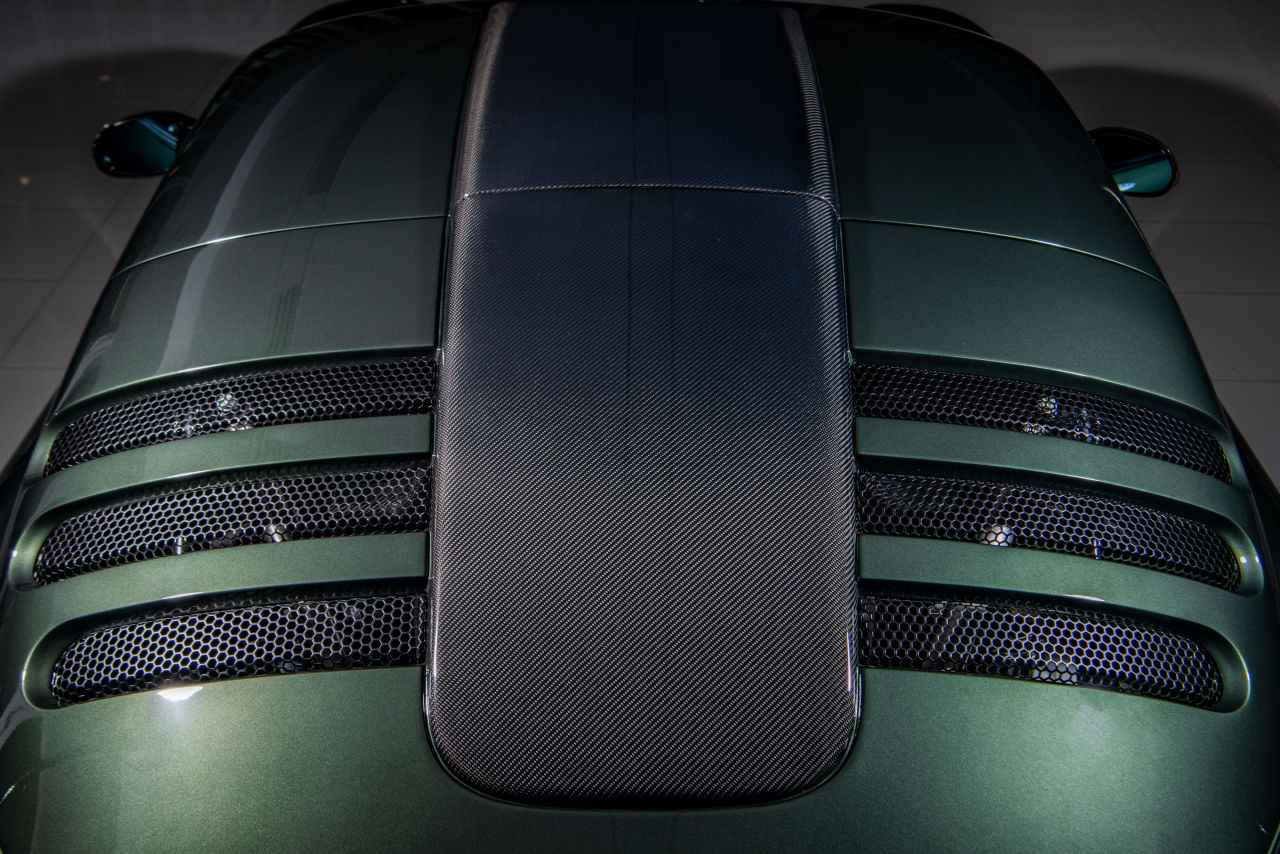 画像: ダクトはもちろん、エンジンのインダクションへ直結した設計。少し911GT1のそれに似ていなくもないかと。