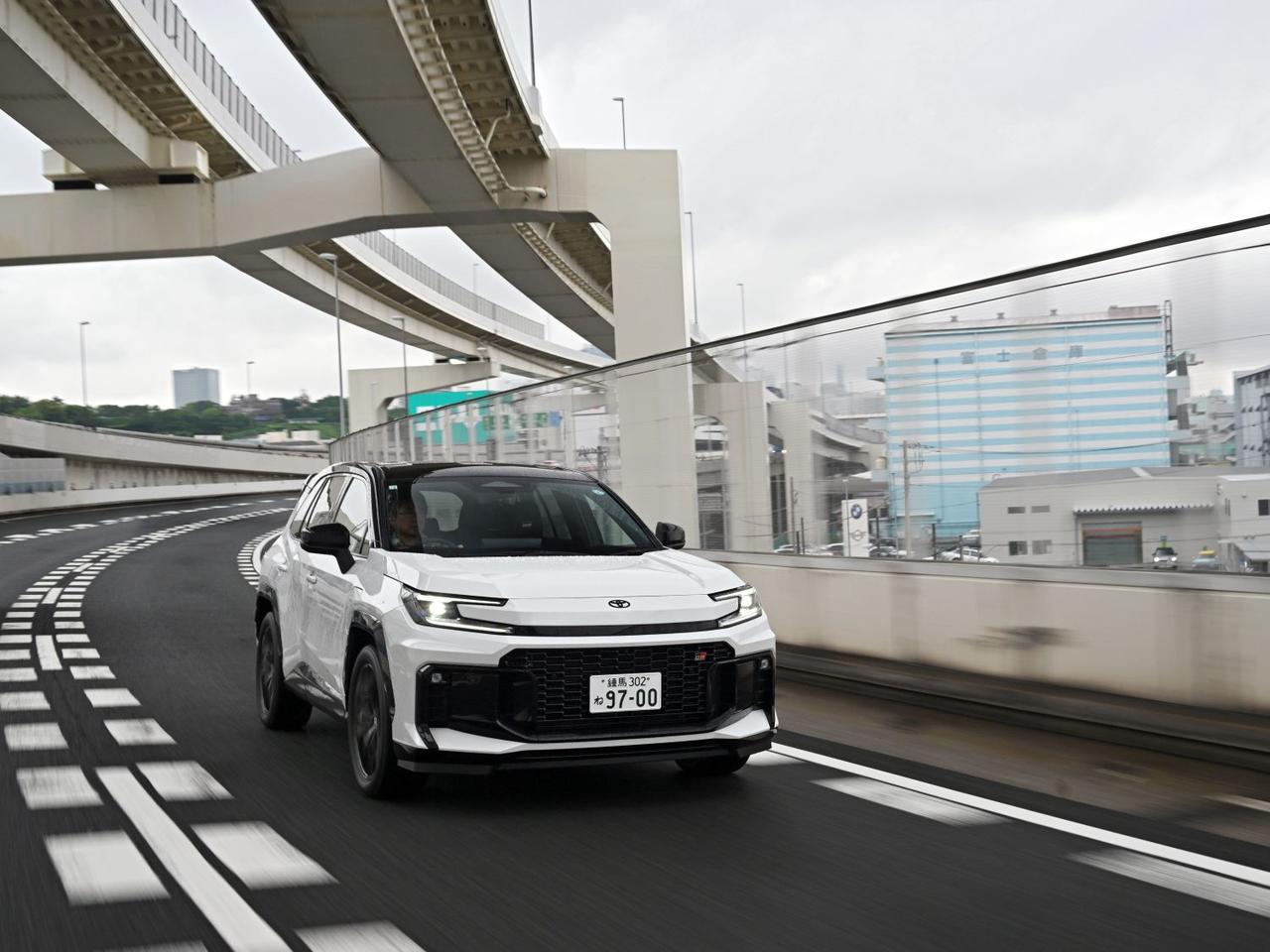 画像: トヨタ新型RAV4で首都高速を気ままに回遊。最新世代のPHEVがもたらす、スマートドライブの真骨頂とは - Webモーターマガジン