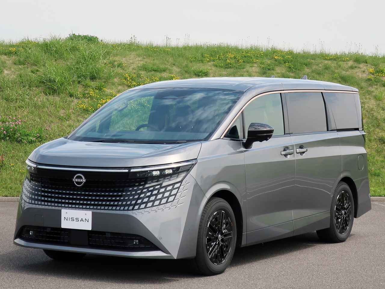 画像 : 1番目の画像 - 2026上半期写真蔵＜第2位＞日産 エルグランド - Webモーターマガジン