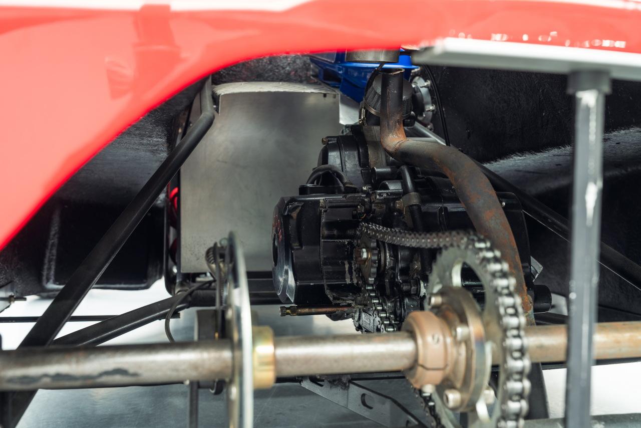 画像1: 50ccエンジン搭載で200万円超…だと…？ 1984年製「フェラーリ126C4」公式キッズカーが思ったより雲の上だった
