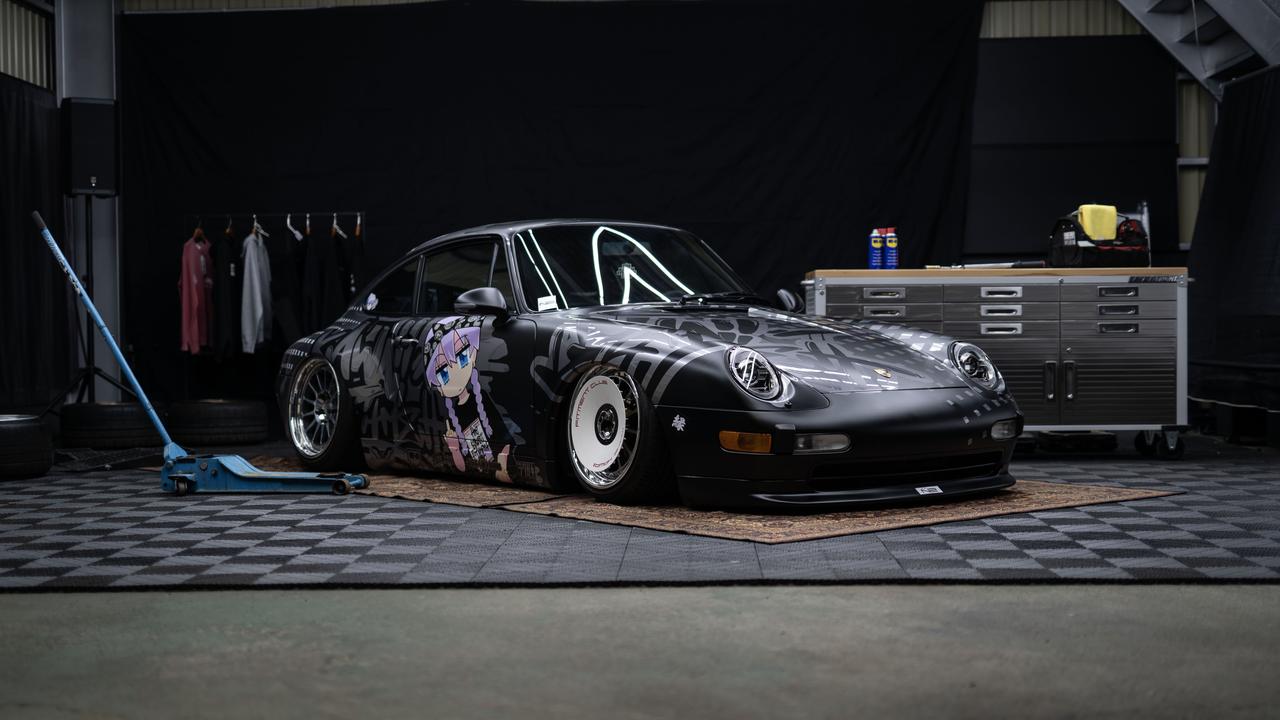画像: KFちゃんをボディサイドに描いた痛車仕様のポルシェ993。クルマのイベントで引っ張りだこの人気を誇る。