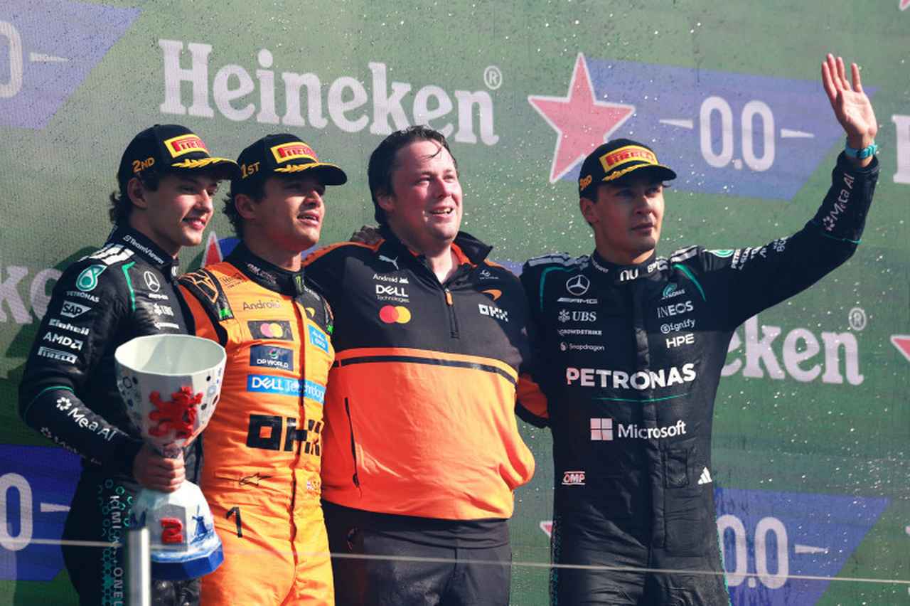 画像: オランダGPの表彰台。シーズン後半戦はマクラーレンとメルセデスの争いがポイントになりそうだ。