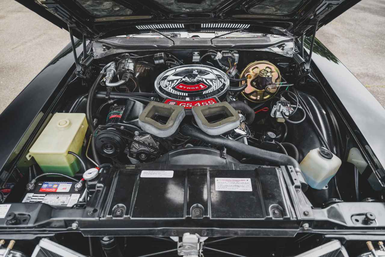 画像: 7456ccの90度V8は360hpがカタログ値ながら、保険会社を欺くもので、実際は400~430hpを発揮したとされます。