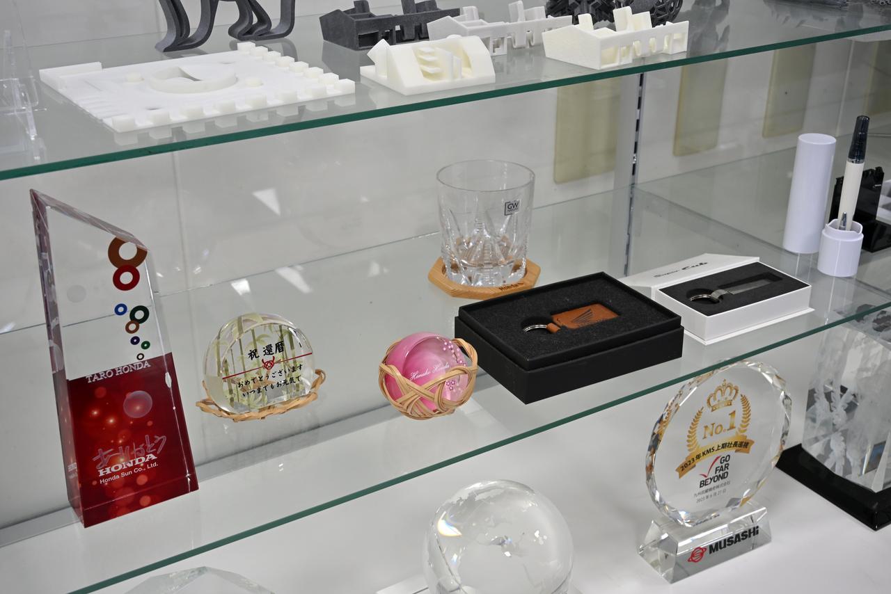 画像: 記念品やふるさと納税にもなったアパレルなどもホンダ太陽の業務となっている。