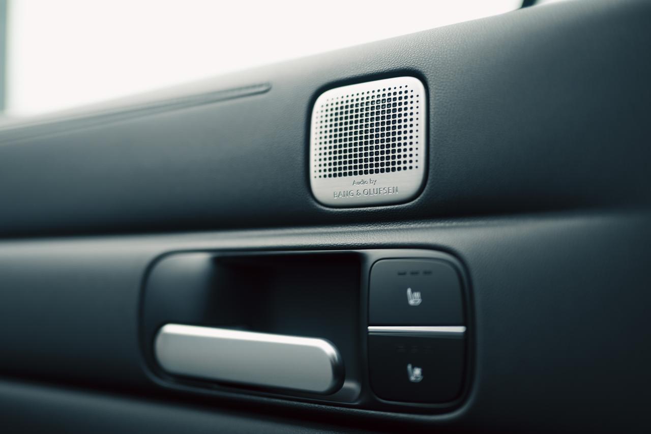画像: Audio by Bang & OLUFSEN プレミアムサウンドシステムをLounge+は標準装備。14スピーカー、外部アンプ、e-ASDが装備する。
