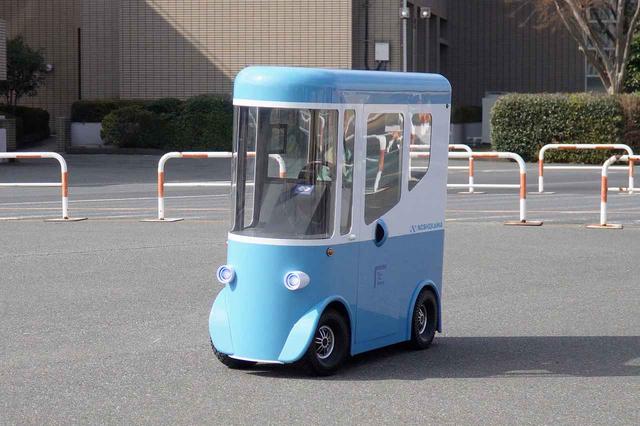 画像: 【試乗】約50万円で買える免許不要のミニEV「ブルージェー」がまもなく発売。自転車サイズの屋根付き四輪特定小型原付で、FCEVモデルも展開 - スマートモビリティJP