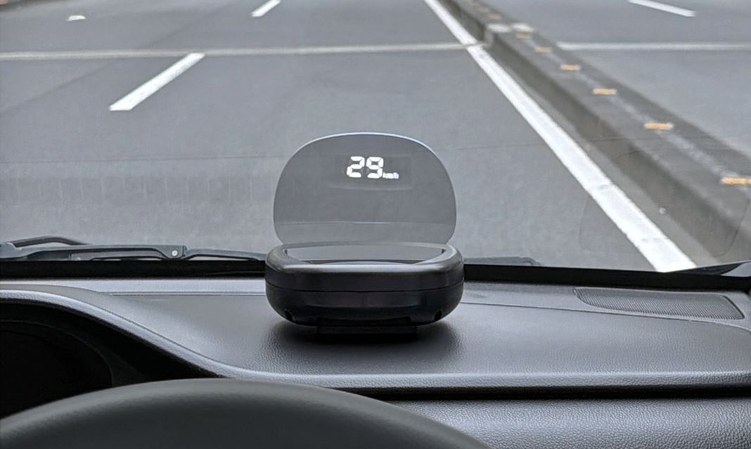 画像: 1.5m先に浮かぶ数字なら、ピントの合わせ直しも負担にならない