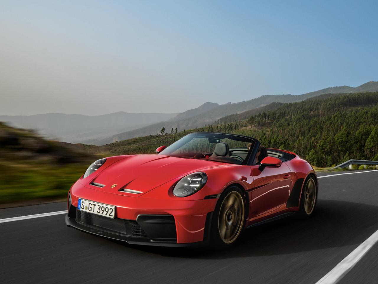 画像: ポルシェ911 GT3 S/Cは、911カブリオレ系とは違う。9000rpmを許容する自然吸気エンジン搭載の2シーター仕様オープンスポーツ - Webモーターマガジン
