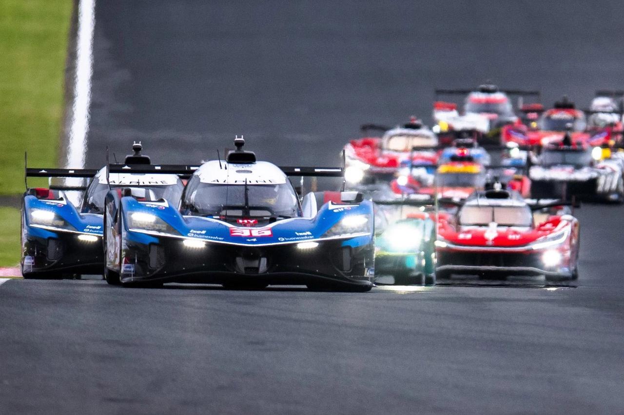 画像: 序盤からアルピーヌの36号車と35号車が1-2を形成し、レースの大部分をリード。この日の最速は間違いなくアルピーヌだった。