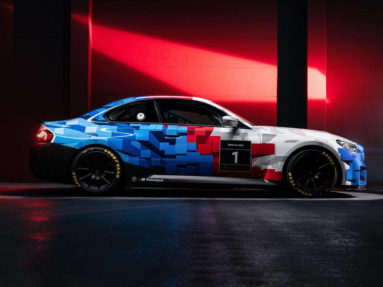 画像: BMW M モータースポーツの新しいエントリーモデル「BMW M2 レーシング」が登場、2026年シーズンから参戦可能 - Webモーターマガジン