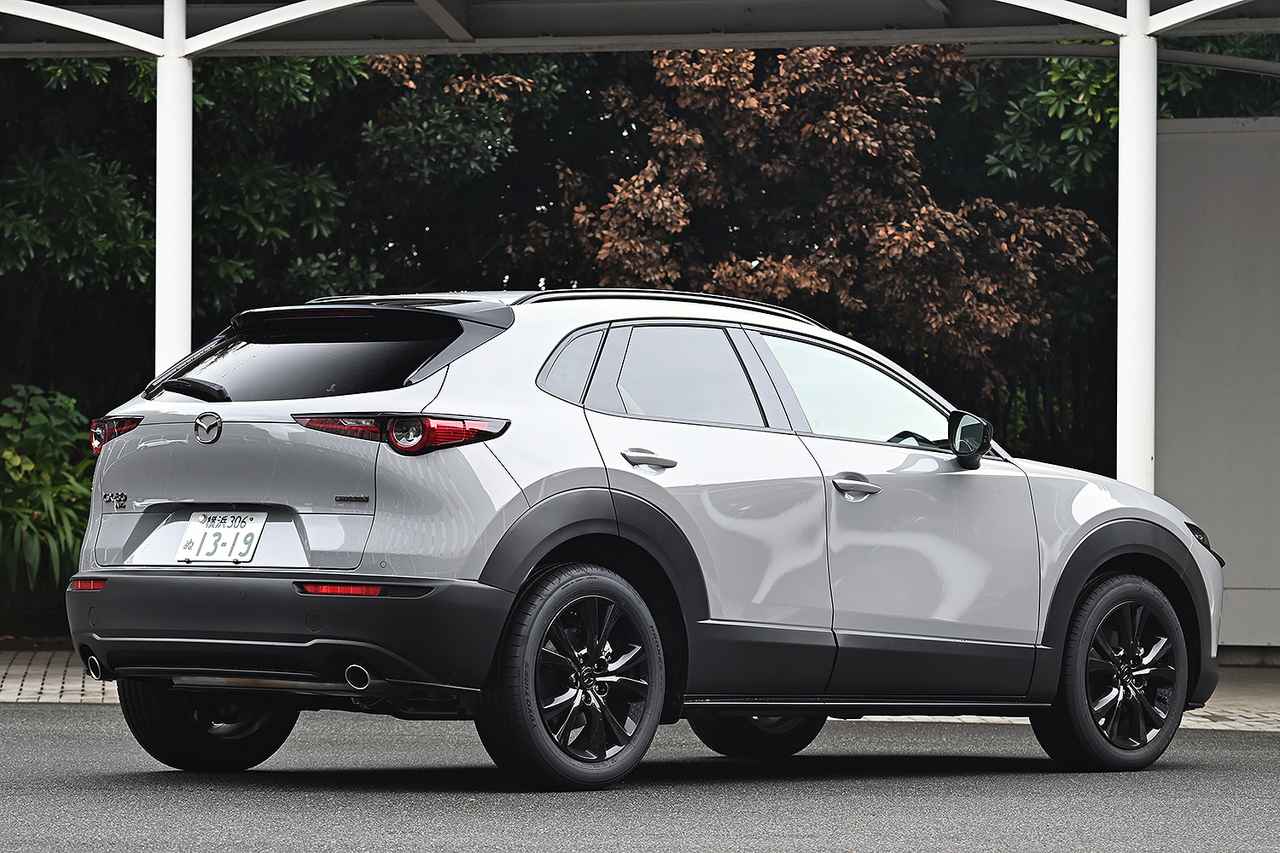画像: CX-30はミッドサイズSUVとコンパクトSUVの中間的なサイズで街中でも扱いやすい。タワーパーキングに収まる全高も高ポイント。