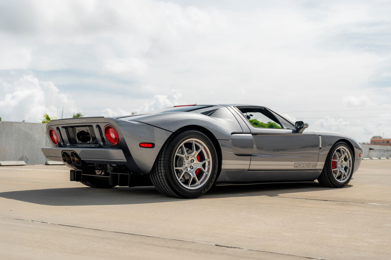 画像 : 9番目の画像 - 【画像13枚】車高44.3インチの「フォードGT」 - Webモーターマガジン