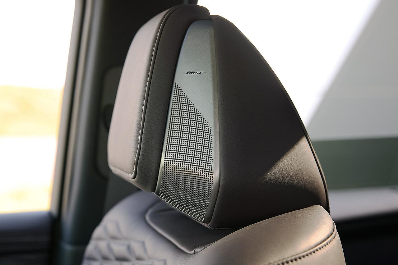 画像: ヘッドレストスピーカーなど、22個のスピーカーを用いたBOSE プレミアムサウンドシステム。