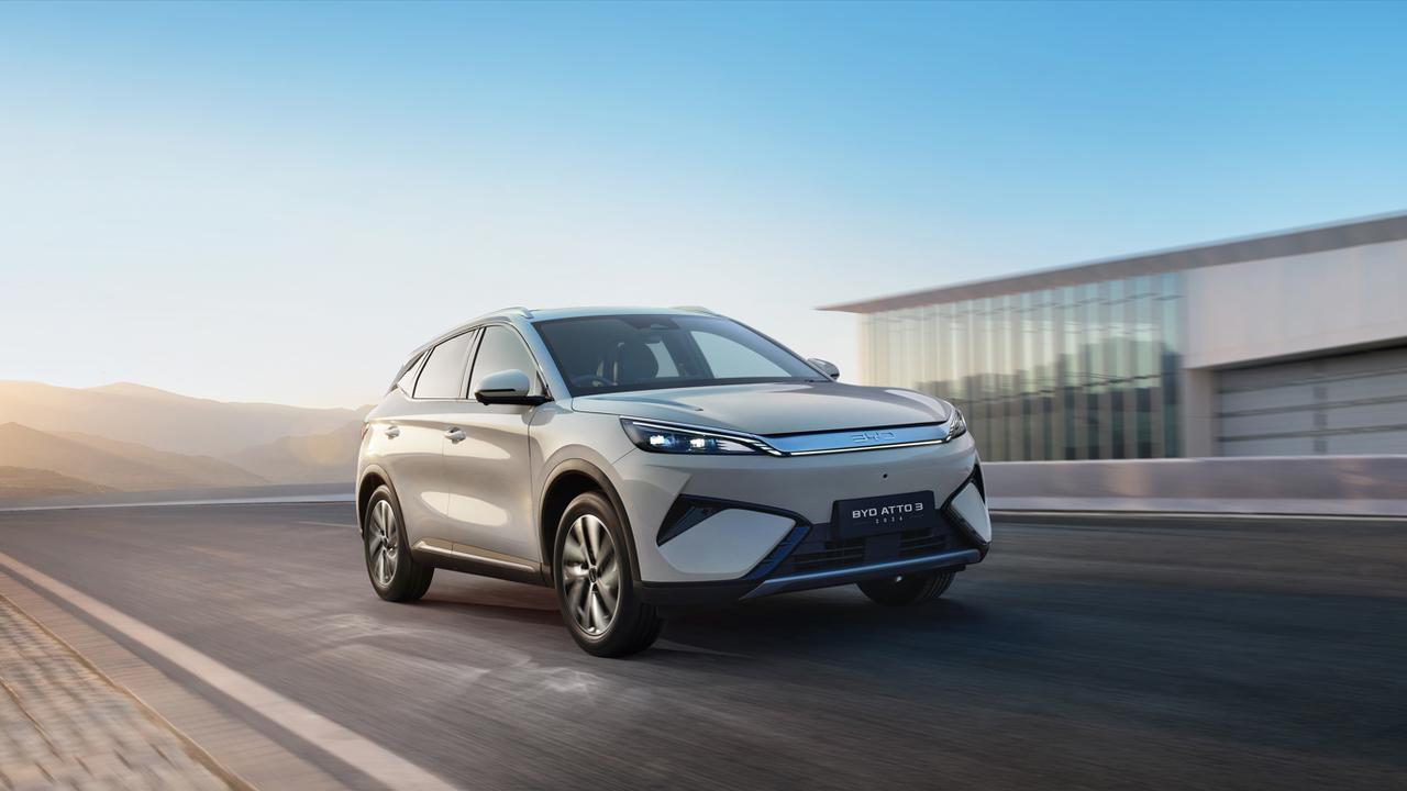 画像: BYD、駆動方式を変更した新型「ATTO 3 EX」を発売。航続距離620km、0→100加速4秒へのスペックアップや、95Lフロントトランク追加による実用性アップが魅力 - Webモーターマガジン