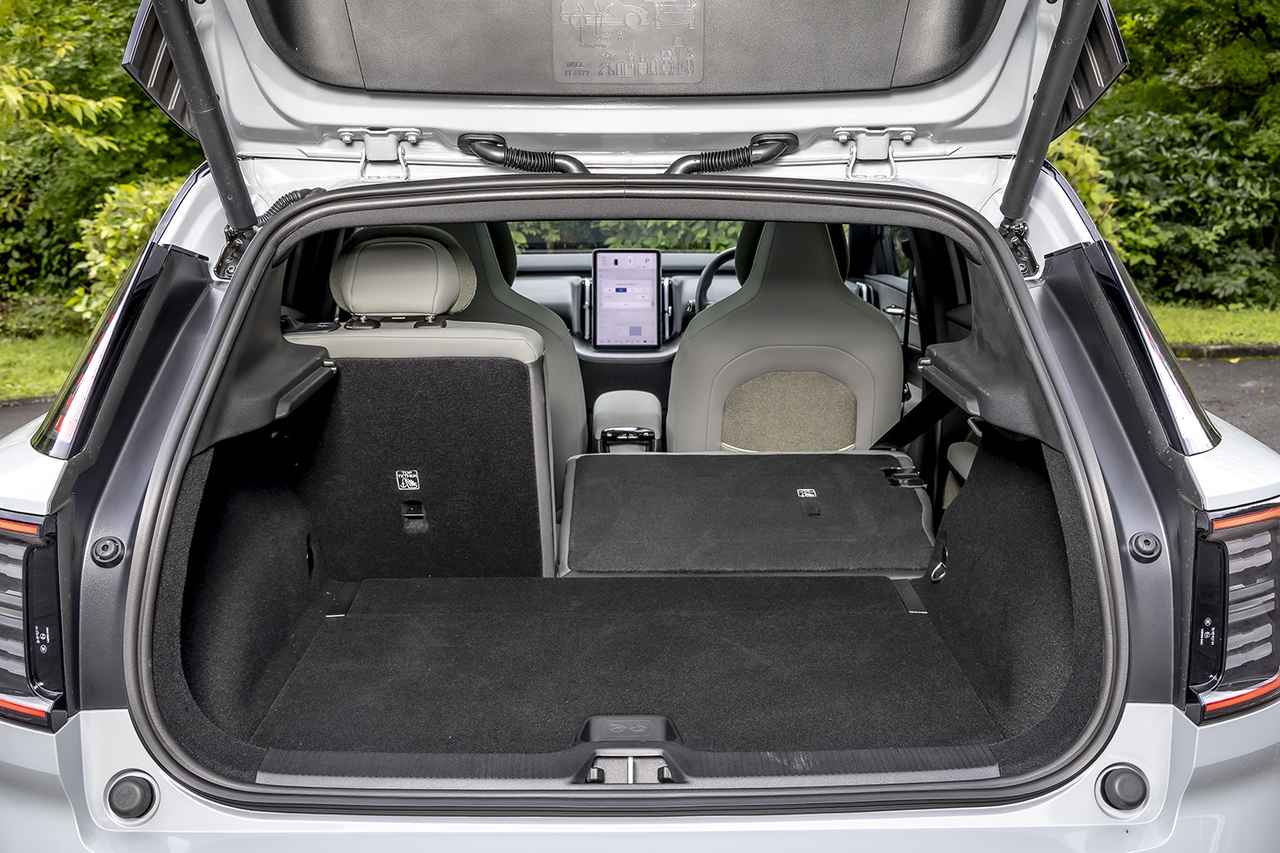 画像 : 7番目の画像 - EX30 Cross Country Ultra P5 Long Range Electric 特別仕様車 - Webモーターマガジン
