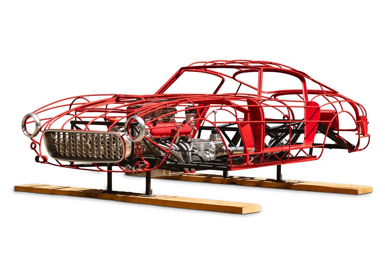 画像 : 1番目の画像 - 「「まさかのゼロとは…」フェラーリ「250 GT SWB」トレリスフレーム＆V12エンジンモデルを飾れる家に住めたらいいのに…」のアルバム - Webモーターマガジン
