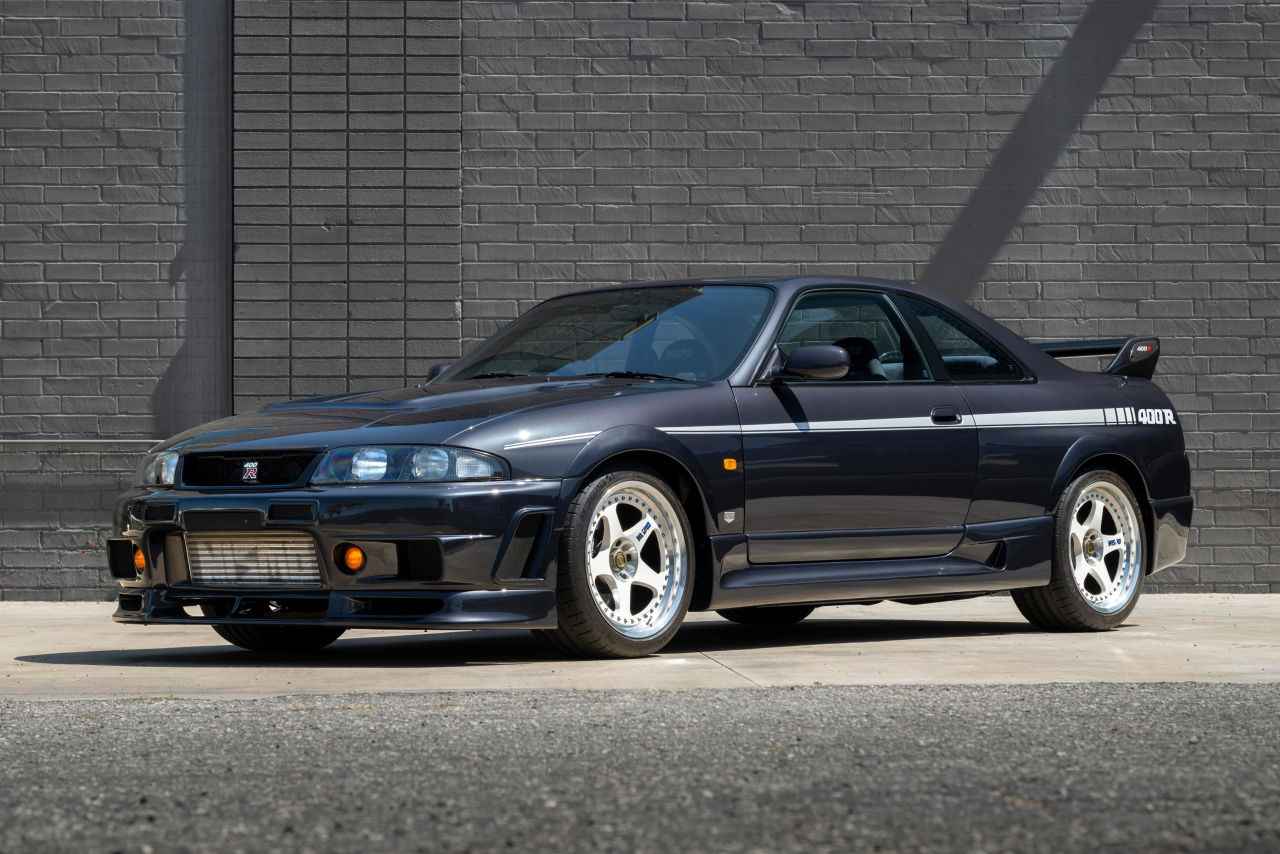 画像: 1996年にニスモが発売したGT-Rニスモ400Rは、当初100台を生産する予定がバブル崩壊によって44台で打ち止めとなったレアモデル。