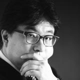 画像: 藤元健太郎 1993年からインターネットビジネスの研究を開始し,1994年に野村総合研究所で日本最初のサイバービジネス実験サイトであるサイバービジネスパークをトータルプロデューサーとして立ち上げ,現在成功しているソフマップ,JTB,JCB,NTTDoCoMo,HONDAなどのインターネットビジネス参入の支援コンサルティングを実施。 フロントライン・ドット・ジェーピー社ではSIPS事業の先駆けとして,多くのEビジネスを支援。現在もインターネット上のECやマーケティングなど各種ビジネスのコンサルティング,調査研究を進めている。マルチメディアグランプリ,オンラインショッピング大賞等の審査員。また各種コラムやレポートを執筆しており,主な書籍として「サイバー市場の可能性」生産性出版がある。