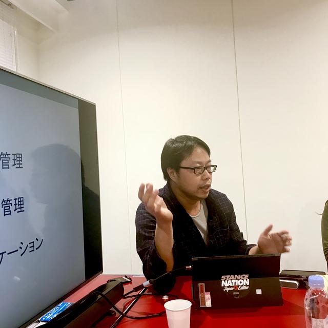 画像: 神谷アントニオ(44歳) UC Berkeley で神経細胞生物学部を卒業後、Kamiya Consultingを起業し(現存)、ローカライゼーション(売却済)、 雑誌同梱用CD-ROM制作、情報システム開発および運用の受託開発事業に従事する。平行して日本の書籍輸入サービス Fujisan.com(売却済)、日本で最初の雑誌定期購読エージェント株式会社富士山マガジンサービス(現存)を起業し、それぞれでCTOを担当する。