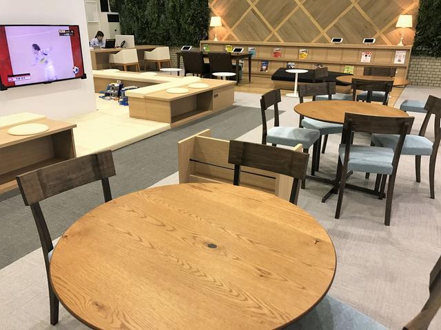 画像1: 高い天井にグリーン、こだわりのコーヒー