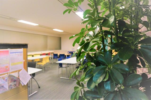 画像: 休憩時間やランチタイムにほっと一息できる場所「リフレッシュルーム」