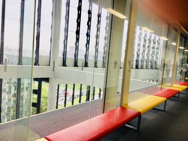 画像: メンバーの要望で取り入れられたイス