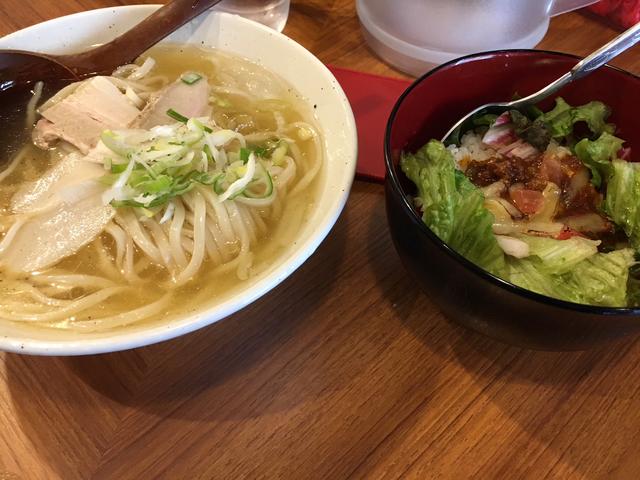 画像1: 沖縄料理とそば かんから食堂