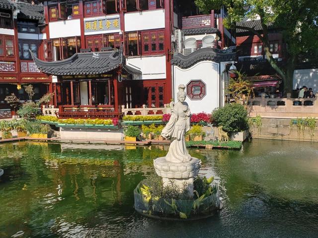 画像: 昼間の豫園(ヨエン・Yuyuan Garden)