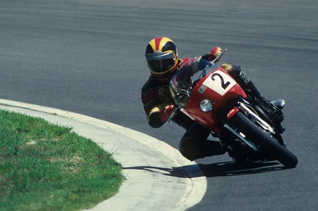 画像: ヨシムラチューンにより第1回鈴鹿8耐の優勝マシンとなった。1977年に市販されたスズキGS750の1,000cc版として1978年に発売。当時の鈴鹿8耐に出場していたヤマハTZやカワサキKRなど純レースマシンを打ち破っての優勝だった。 www.suzukacircuit.jp