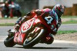 画像: 1999年(第22回大会)FIM 世界耐久選手権シリーズ第4戦 "スプライト"鈴鹿8時間耐久ロードレースを走るRVF/RC45。2年連続でスプライト鈴鹿8耐としての開催。そしてHonda RVF/RC45にとってはこの年が最終年となり、その花道を飾る立役者となったのは岡田忠之とアレックス・バロスのWGPコンビだった。 www.suzukacircuit.jp