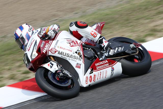 画像: 2014年(第37回大会)FIM 世界耐久選手権シリーズ第2戦 "コカ·コーラ ゼロ"鈴鹿8時間耐久ロードレースで2連覇を達成したMuSASHi RT HARC-PROのCBR1000RRW。メンバーは前回優勝と同じ、高橋巧、レオン・ハスラム、マイケル・ファン・デル・マークの3名。 www.suzukacircuit.jp