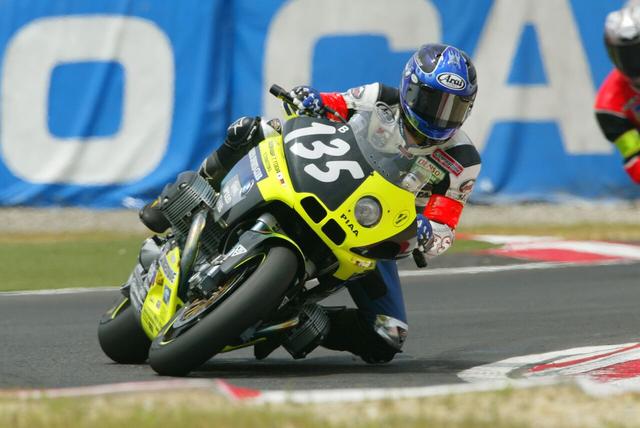 画像: 2003年大会をBMW R1100Sで走る戸田隆。©鈴鹿サーキット/(株)モビリティランド