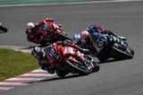 画像: 全日本第2戦JSB1000・200km耐久(鈴鹿サーキット)を走る津田拓也(ゼッケン12)。ヨシムラのエースとして新型スズキGSX-R1000を託されています。 www.superbike.jp