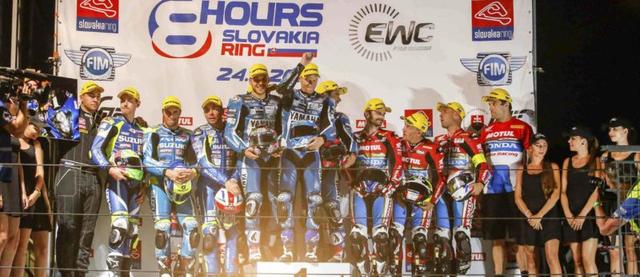 画像: スロバキア8時間耐久の表彰台。優勝はGMT94(ヤマハ)、2位はスズキ・エンデュランス・レーシング・チーム、そして3位はホンダ・エンデュランス・レーシングでした。 www.fimewc.com