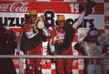 画像: 1993年、表彰台の中央で喜ぶS.ラッセル(左)とA.スライト。 ©︎鈴鹿サーキット/モビリティランド