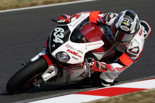 画像: 2010年、清成は自身3度目となる鈴鹿8耐優勝を達成。MuSASHi RTハルクプロにとっては、嬉しいチーム初優勝となりました。 www.suzukacircuit.jp