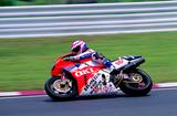 画像: ガードナーの鈴鹿8耐での4勝は、すべてホンダのワークスマシン、RVF750に乗って記録したものです。 オートバイ/モーターマガジン社