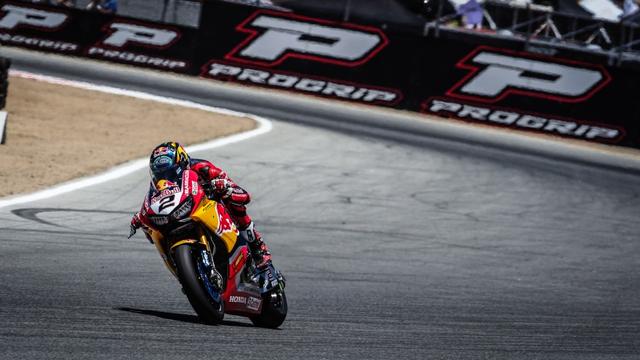 画像: SBK第8戦アメリカラウンドでホンダCBR1000RRを駆るレオン・キャミア。鈴鹿8耐の戦い方も熟知しているライダーです。 www.worldsbk.com