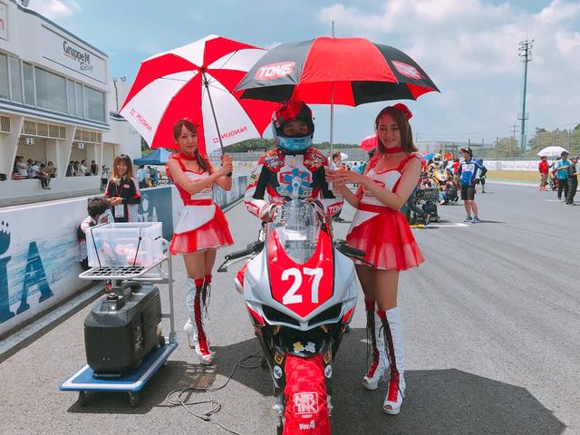 画像2: 女の子がライダーになった理由。