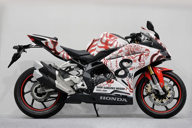 画像: Honda CBR250RR (パールグレアホワイト) デザイン:虎 www.suzukacircuit.jp