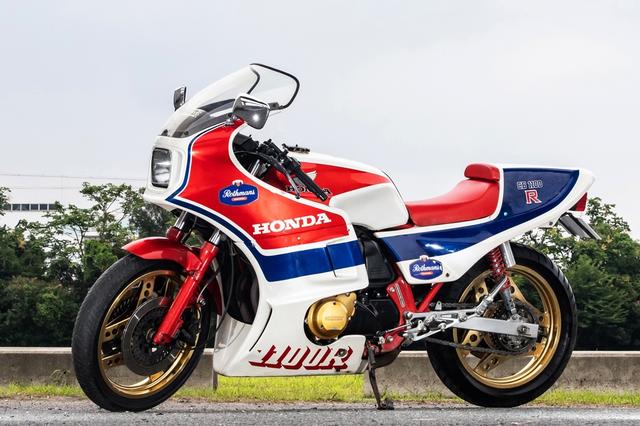 画像: ロットナンバー13:1983 HONDA CB1100RD / SC08 予想落札価格 ¥1,800,000 - ¥2,800,000 今回のオークションには、3台もCB1100Rが登場していますが、こちらの個体は走行距離13.600kmとのこと。どれを選ぶか、迷いますね!? bhauction.com