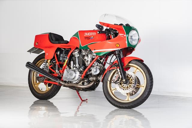 画像: ロットナンバー2:DUCATI 900MHR 予想落札価格 COMING SOON 1978年のM.ヘイルウッドのマン島TT-F1優勝を記念して生み出されたモデル。いわゆるドゥカティベベル系の最大ヒット作となりました。この車両は各部がカスタムされてますね。 bhauction.com