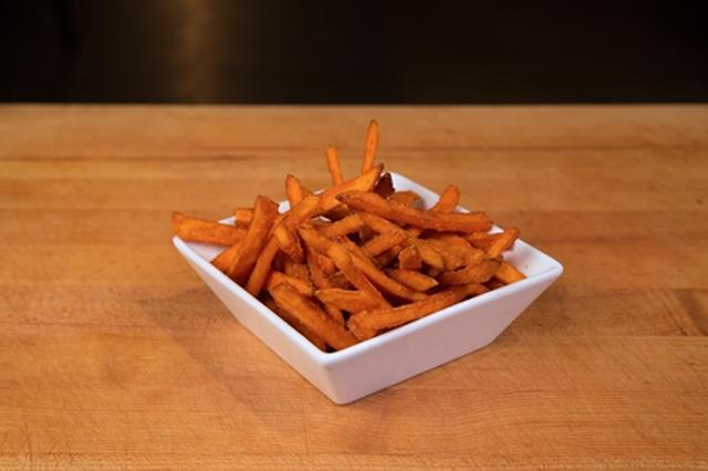 画像: スウィートポテトフライ(Sweet Potato Fries)600円(税抜)
