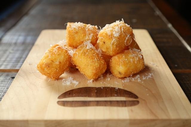 画像: チージートッツ(Cheesy Tots)700円(税抜)