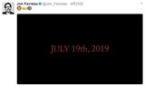 画像: ジョン・ファヴロー監督はライオンと王冠の絵文字と共に公開日を発表。